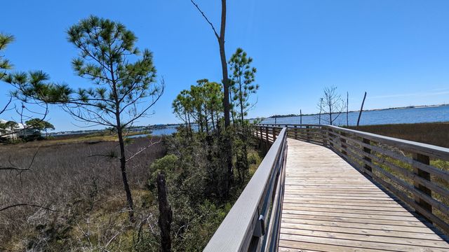 917 Lajolla Lane, Mary Esther, FL 32569