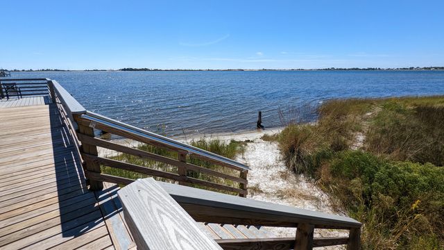 917 Lajolla Lane, Mary Esther, FL 32569