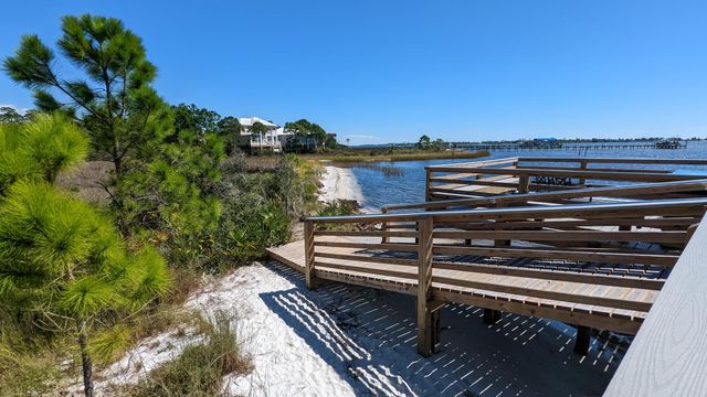 917 Lajolla Lane, Mary Esther, FL 32569