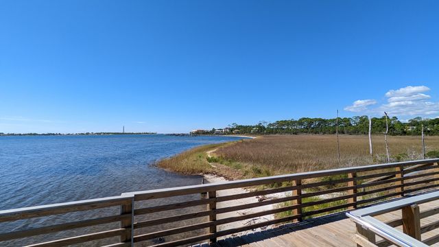 917 Lajolla Lane, Mary Esther, FL 32569