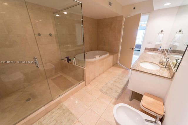 17201 Collins Ave 2104, Sunny Isles Beach, FL 33160