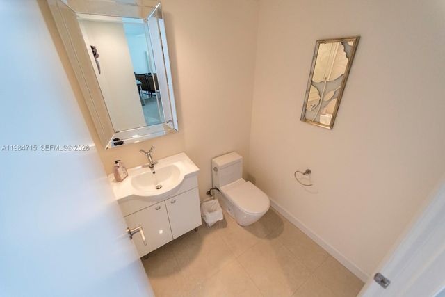 17201 Collins Ave 2104, Sunny Isles Beach, FL 33160