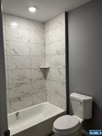 357 Hamilton Avenue 2nd Floor, Paterson, NJ 07501