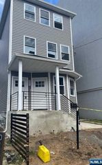 357 Hamilton Avenue 2nd Floor, Paterson, NJ 07501