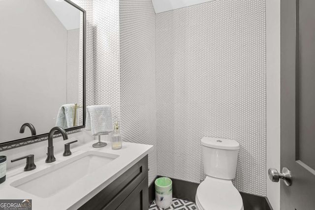 11292 Serenbe Lane, Chattahoochee Hills, GA 30268