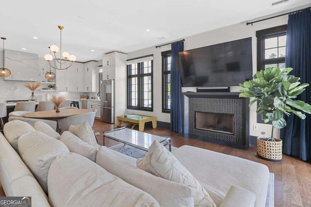 11292 Serenbe Lane, Chattahoochee Hills, GA 30268