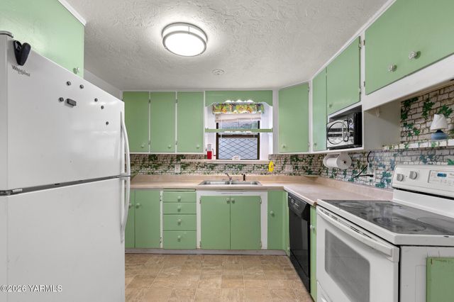 2404 Willow St, Yakima, WA 98902