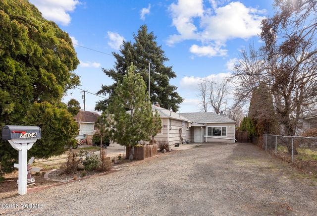 2404 Willow St, Yakima, WA 98902