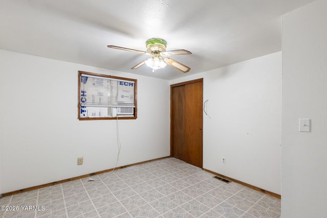 2404 Willow St, Yakima, WA 98902