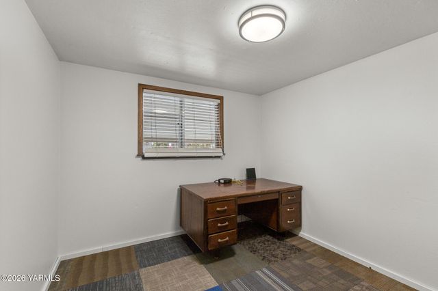 2404 Willow St, Yakima, WA 98902