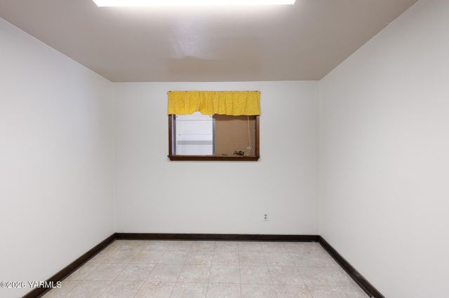 2404 Willow St, Yakima, WA 98902