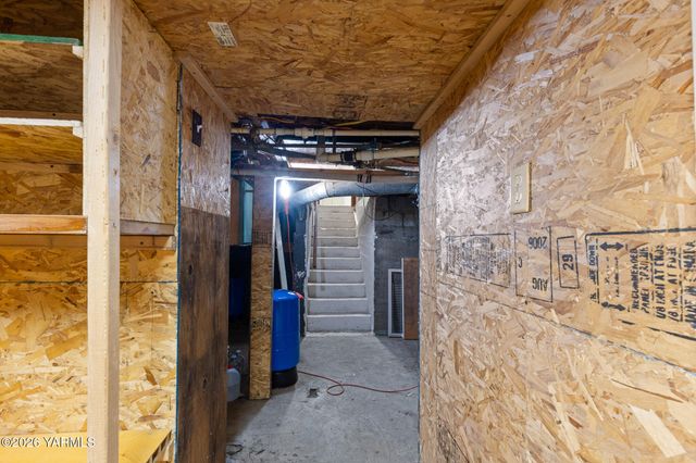 2404 Willow St, Yakima, WA 98902