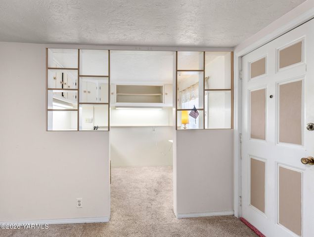 2404 Willow St, Yakima, WA 98902