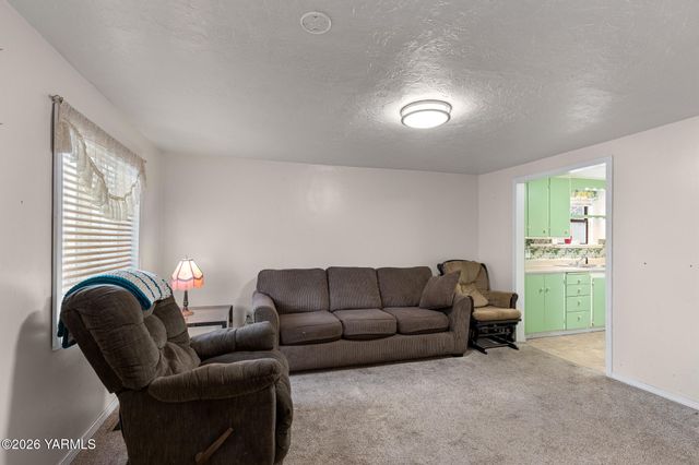 2404 Willow St, Yakima, WA 98902