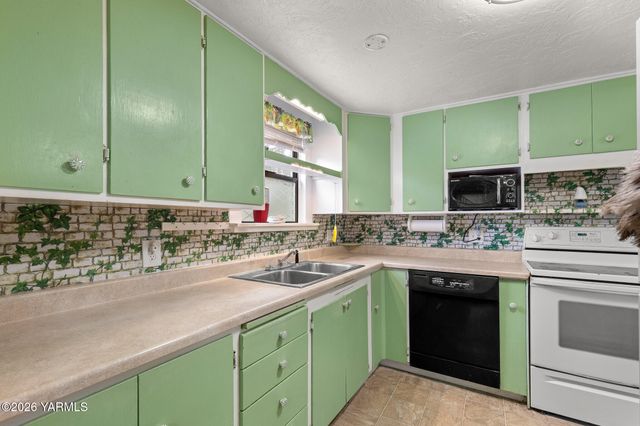 2404 Willow St, Yakima, WA 98902