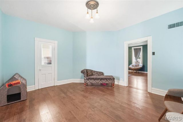4973 Arsenal Street, St Louis, MO 63139