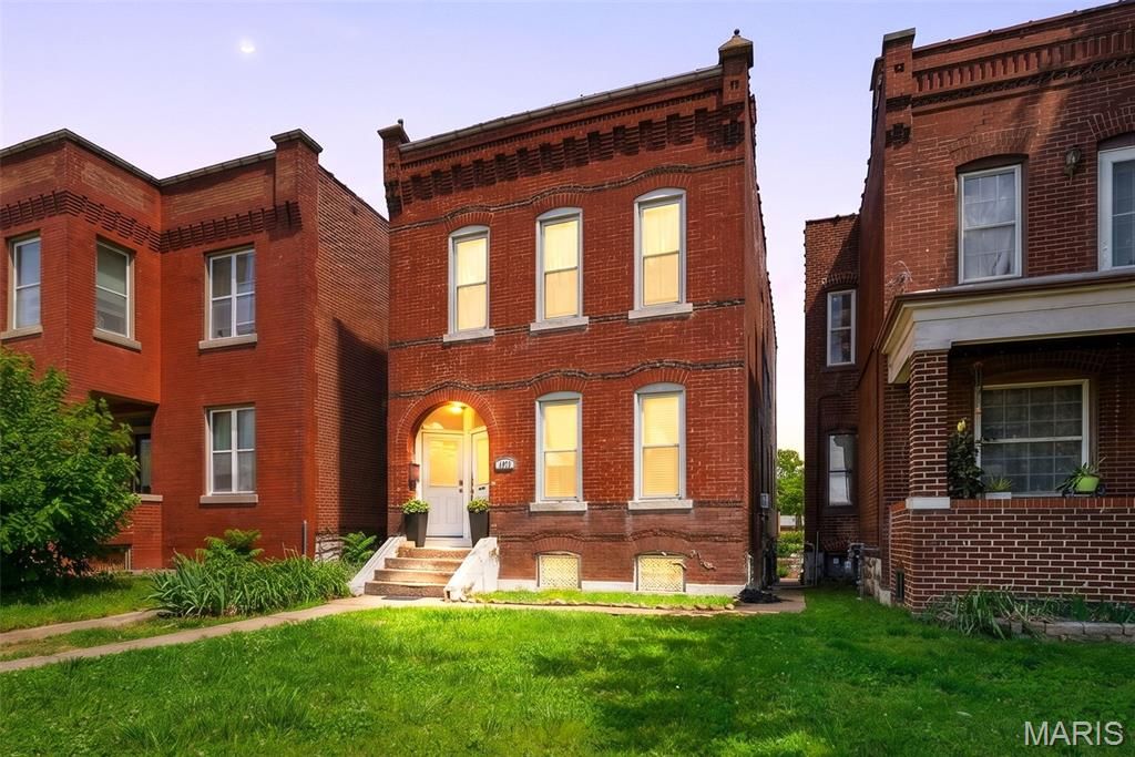 4973 Arsenal Street, St Louis, MO 63139