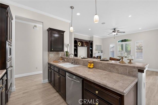 1563 E Via Mirasol, Fresno, CA 93730