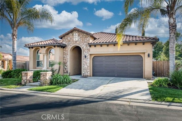1563 E Via Mirasol, Fresno, CA 93730