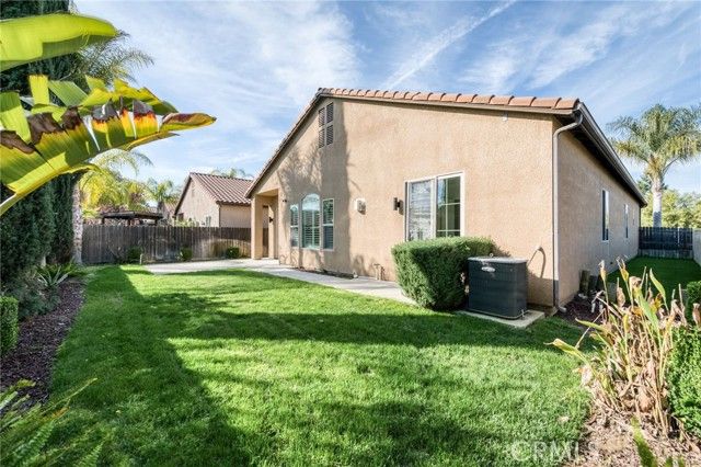 1563 E Via Mirasol, Fresno, CA 93730