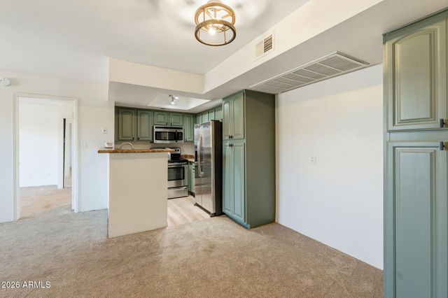 3601 W TIERRA BUENA Lane 241, Phoenix, AZ 85053