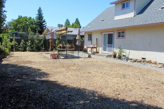 109 KEARNEY Way, Vacaville, CA 95687