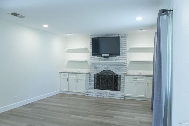 109 KEARNEY Way, Vacaville, CA 95687
