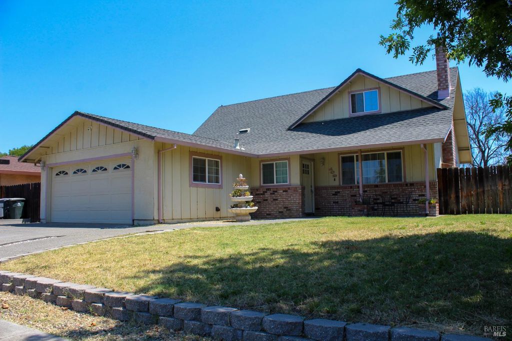 109 KEARNEY Way, Vacaville, CA 95687