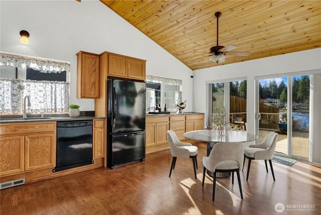 30 E Weymouth Place, Shelton, WA 98584