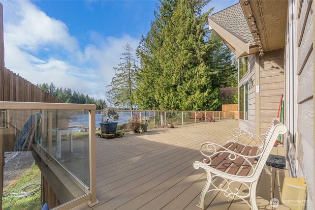 30 E Weymouth Place, Shelton, WA 98584