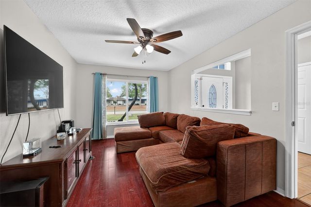 566 SW SEA HOLLY TERRACE, Port St Lucie, FL 34984