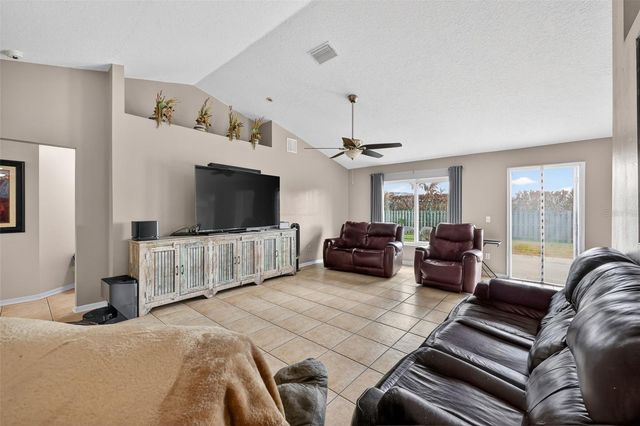 566 SW SEA HOLLY TERRACE, Port St Lucie, FL 34984