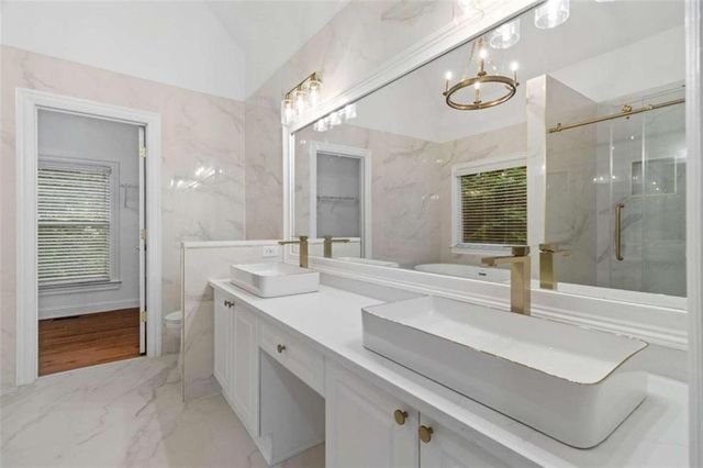 1711 Summit Glen Lane, Atlanta, GA 30329