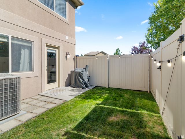 212 S TAMARAK CIR, Lehi, UT 84043