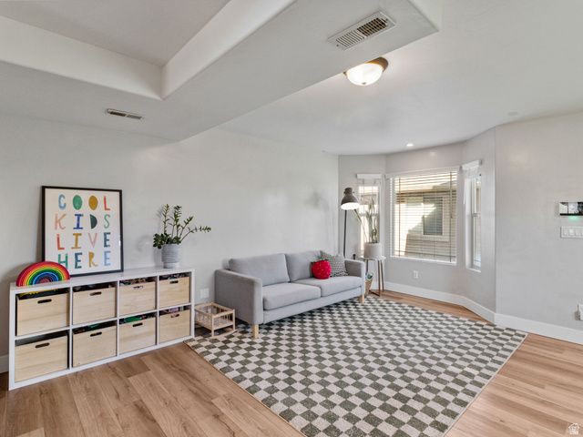 212 S TAMARAK CIR, Lehi, UT 84043