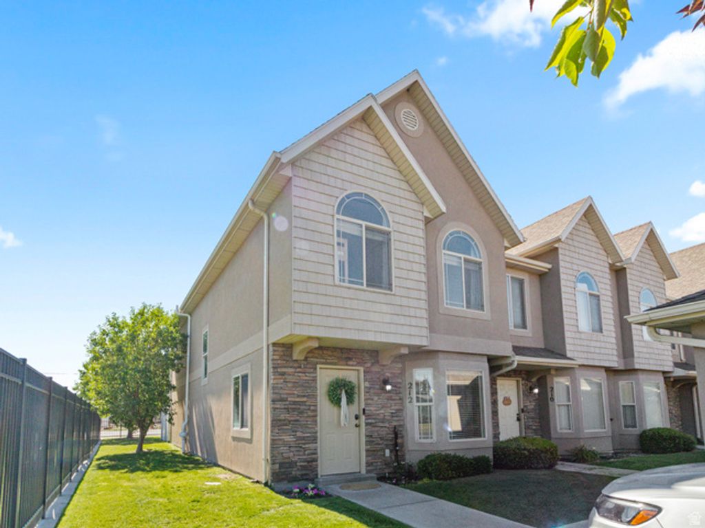 212 S TAMARAK CIR, Lehi, UT 84043
