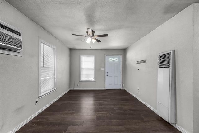 4021 Neches Street, Fort Worth, TX 76106