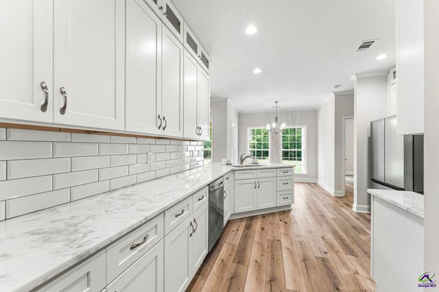 215 Otters Ridge Drive, Kathleen, GA 31047