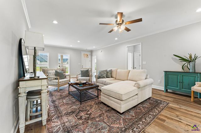 215 Otters Ridge Drive, Kathleen, GA 31047