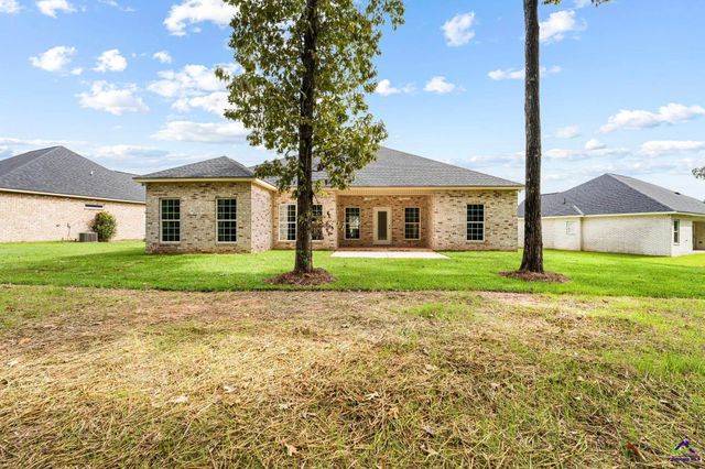 215 Otters Ridge Drive, Kathleen, GA 31047