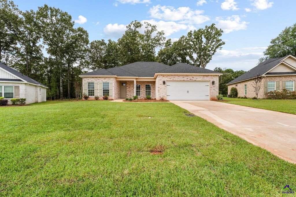 215 Otters Ridge Drive, Kathleen, GA 31047