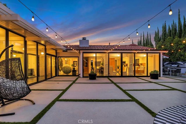 21520 Arcos, Woodland Hills, CA 91364