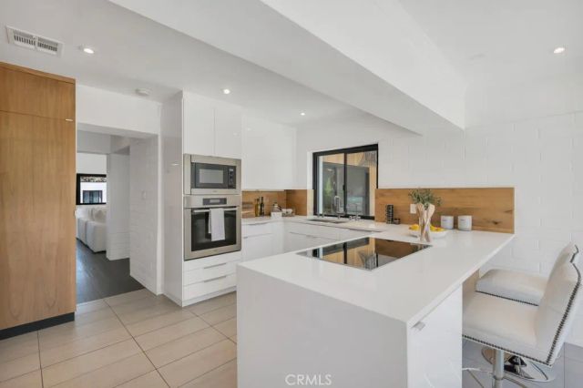 21520 Arcos, Woodland Hills, CA 91364