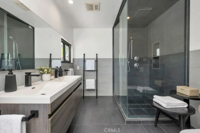21520 Arcos, Woodland Hills, CA 91364