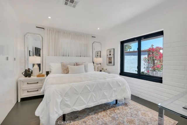 21520 Arcos, Woodland Hills, CA 91364