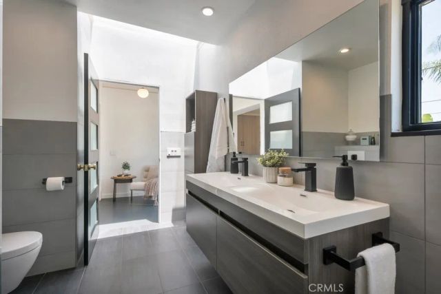 21520 Arcos, Woodland Hills, CA 91364