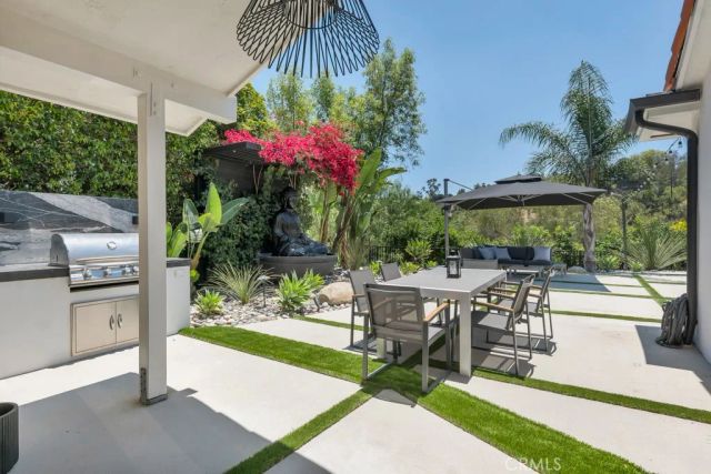 21520 Arcos, Woodland Hills, CA 91364