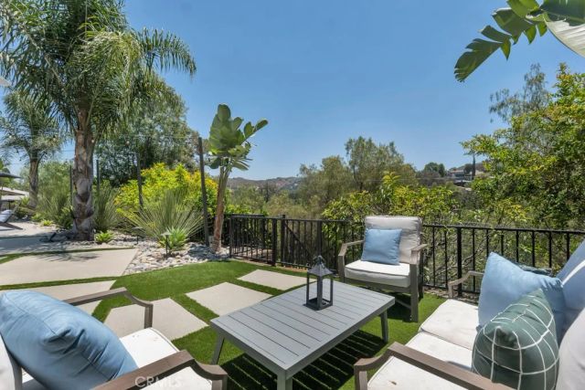 21520 Arcos, Woodland Hills, CA 91364