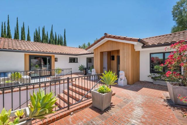 21520 Arcos, Woodland Hills, CA 91364
