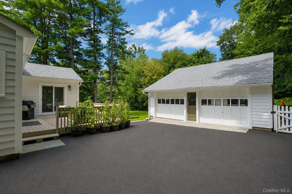 8 Rosehill Drive, Armonk, NY 10504 — photo 4